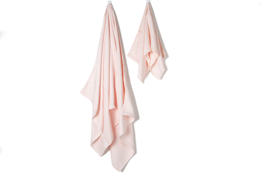 Bamboa towels made of 100% bamboo for an eco-firendly and organic home. Available in cotton candy color..