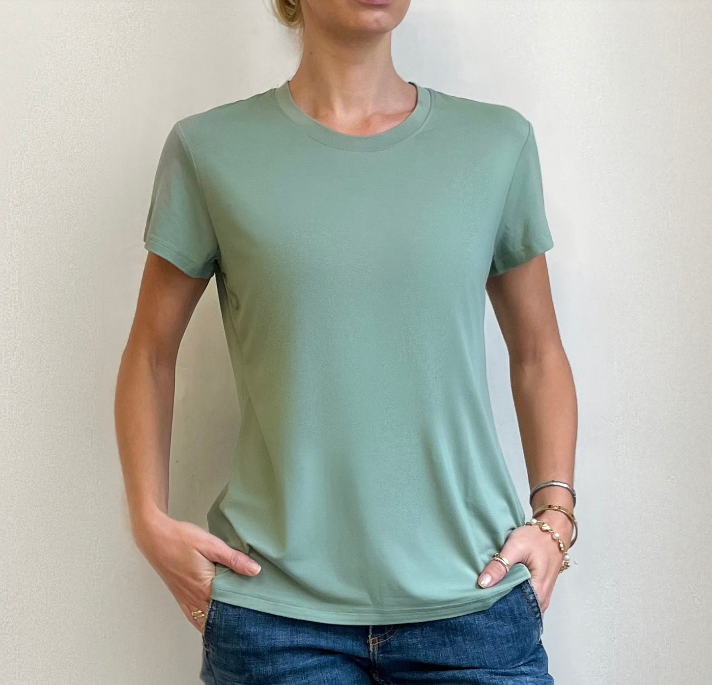 Bamboo round neck t-shirt