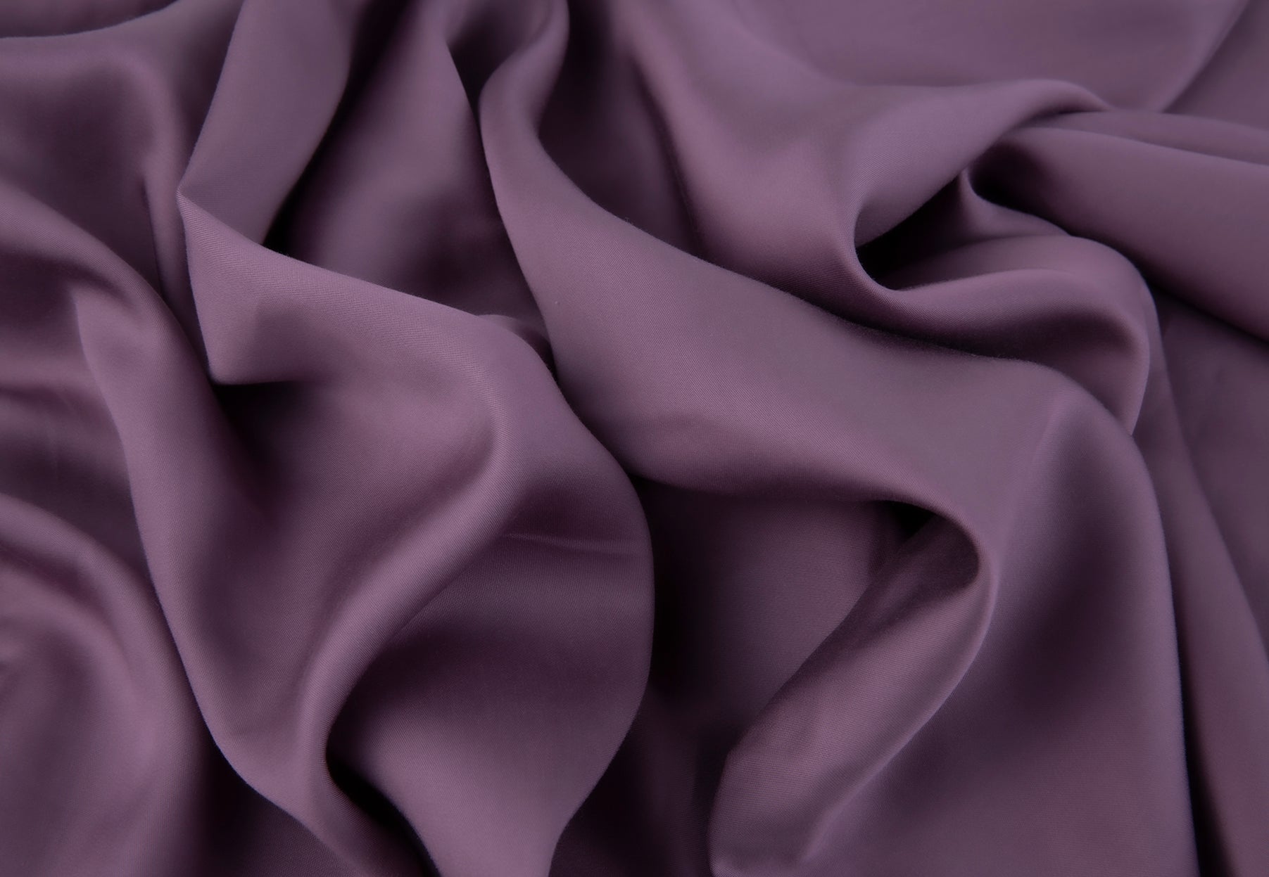 Bamboa’s bamboo pillowcase made from bamboo fibers are the eco-friendly choice for your bed. Available in purple color.
