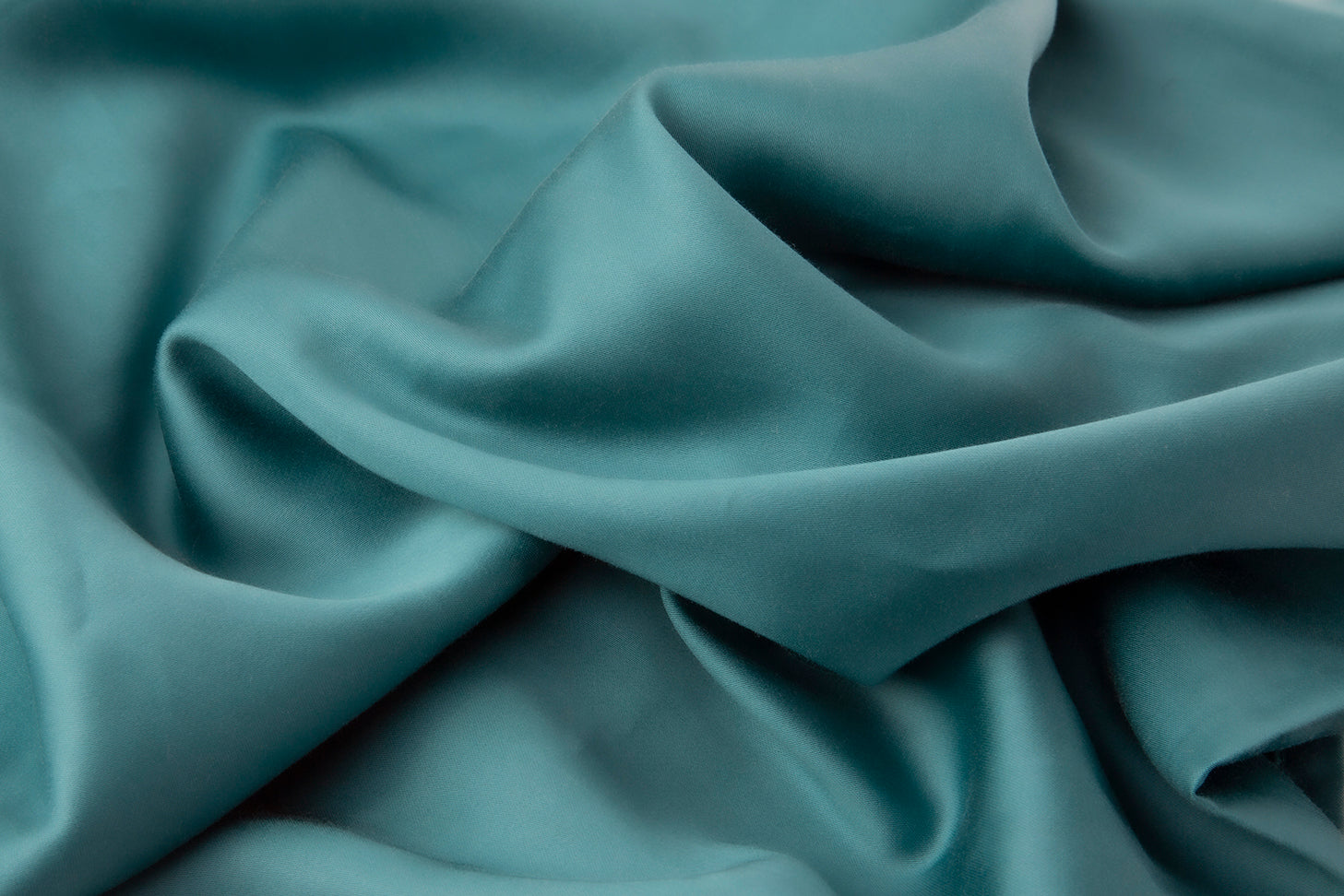 Bamboa’s bamboo pillowcase made from bamboo fibers are the eco-friendly choice for your bed. Available in tuquoise color.